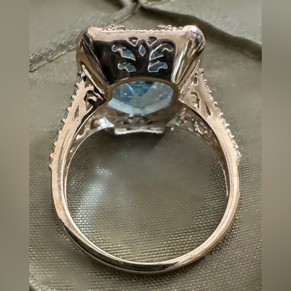 8 Carat Blue Topaz Ring w/ 50 ct.tw. White Topaz & 18kt Gold Over Sterling Size9 - Picture 8 of 9